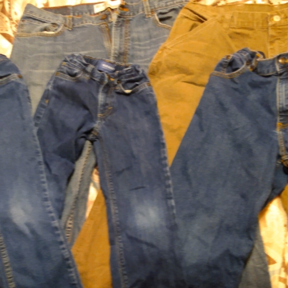Bundle of jeans 5 pairs.